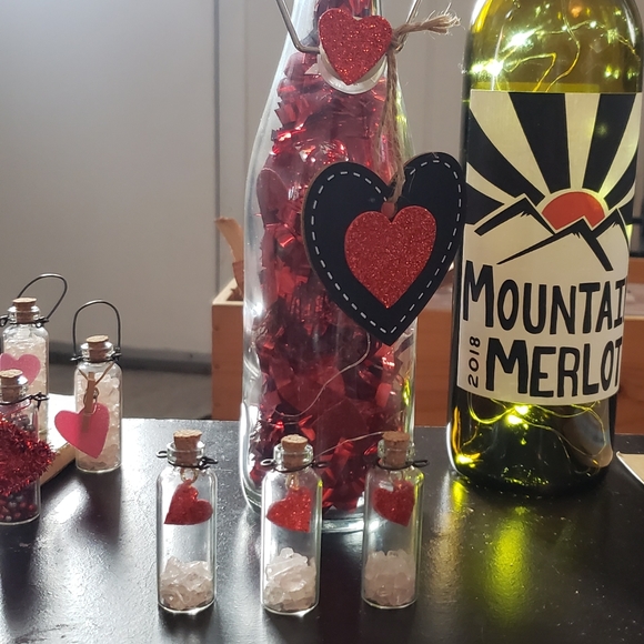 Hanging Heart Mini bottle Valentine ornament charm - Picture 6 of 6